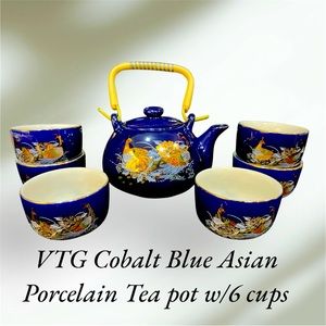 VTG Cobalt Blue porcelain Asian Tea pot, with 6 gold rim peacock tea cups!